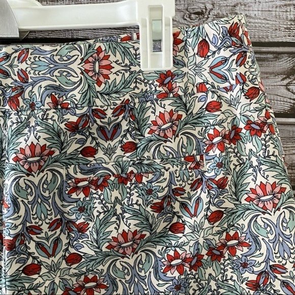 LOFT Women's Floral/Leaf Print Shorts Size 10 Cotton Blend - Picture 8 of 8